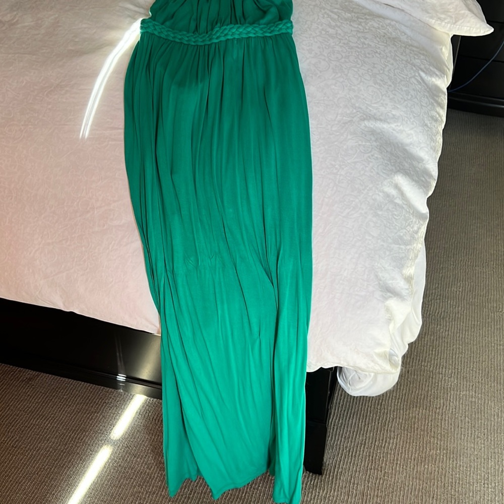 Green strapless dress